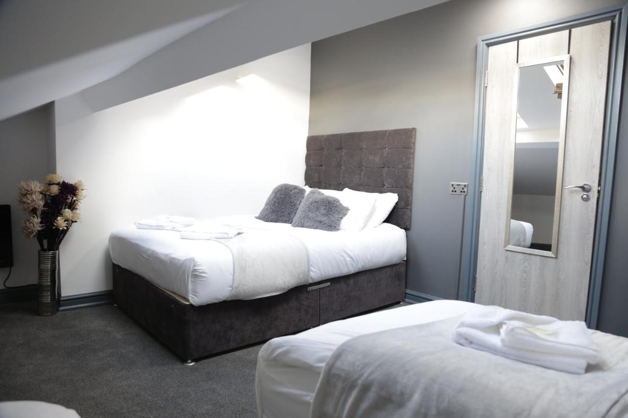 Park City Suites Hotel Manchester Exterior foto
